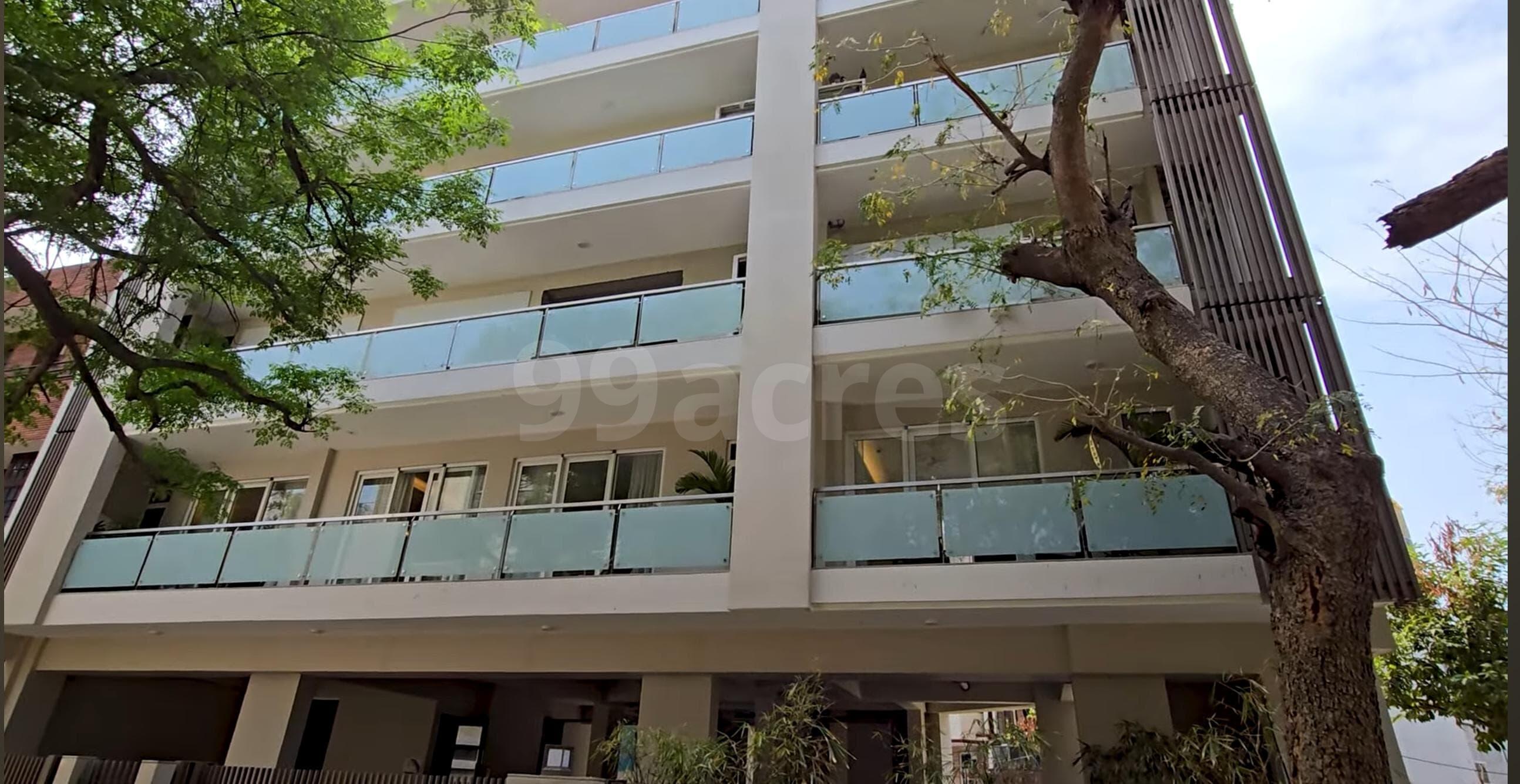 Independent Floor at DLF City photo 2